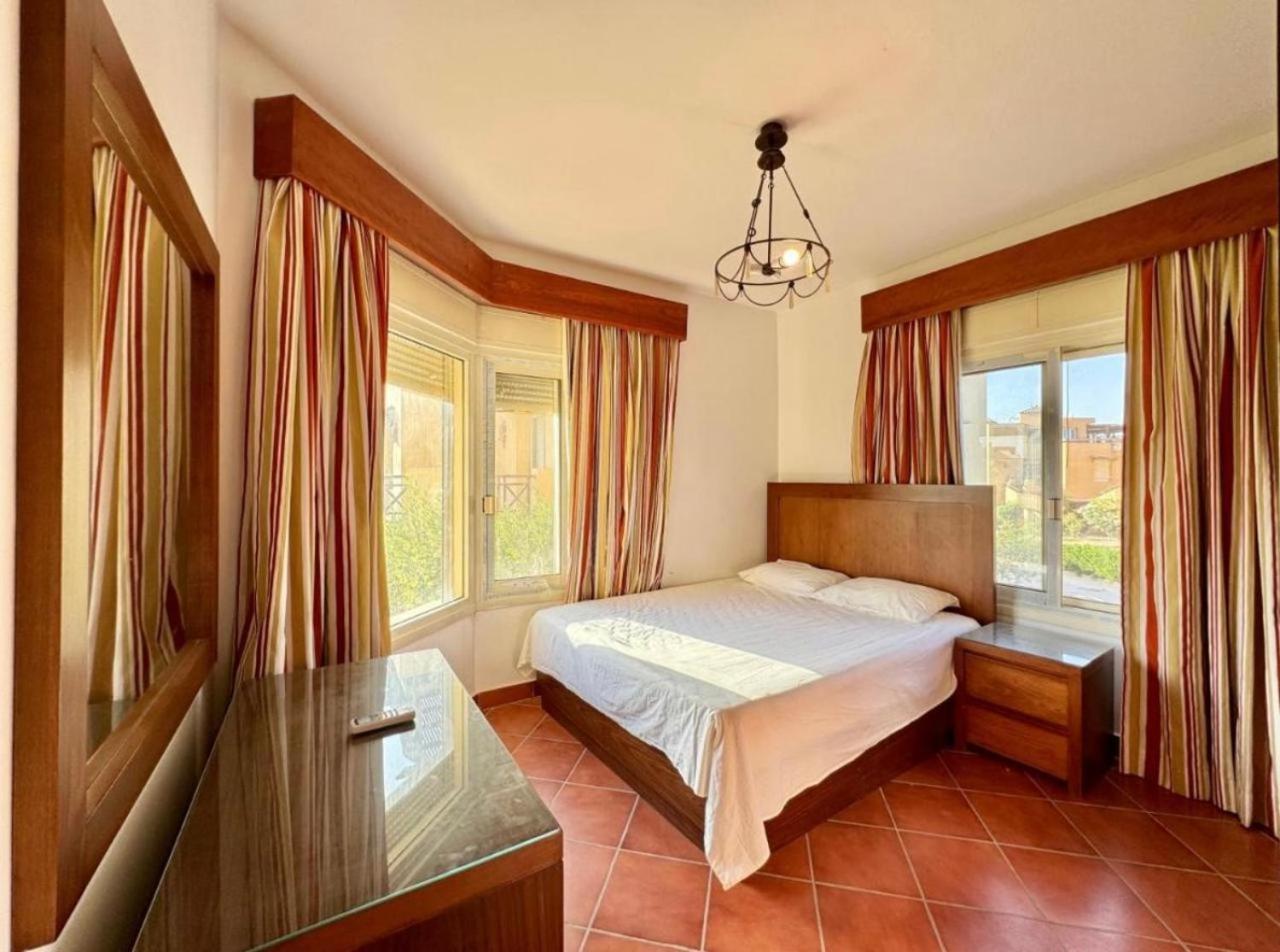 עיין סוחנה A Sea View Spacious Cheering 5 Bedroom Villa Ain Sokhna "Ain Bay" فيلا كاملة للإيجار قرية العين باي מראה חיצוני תמונה